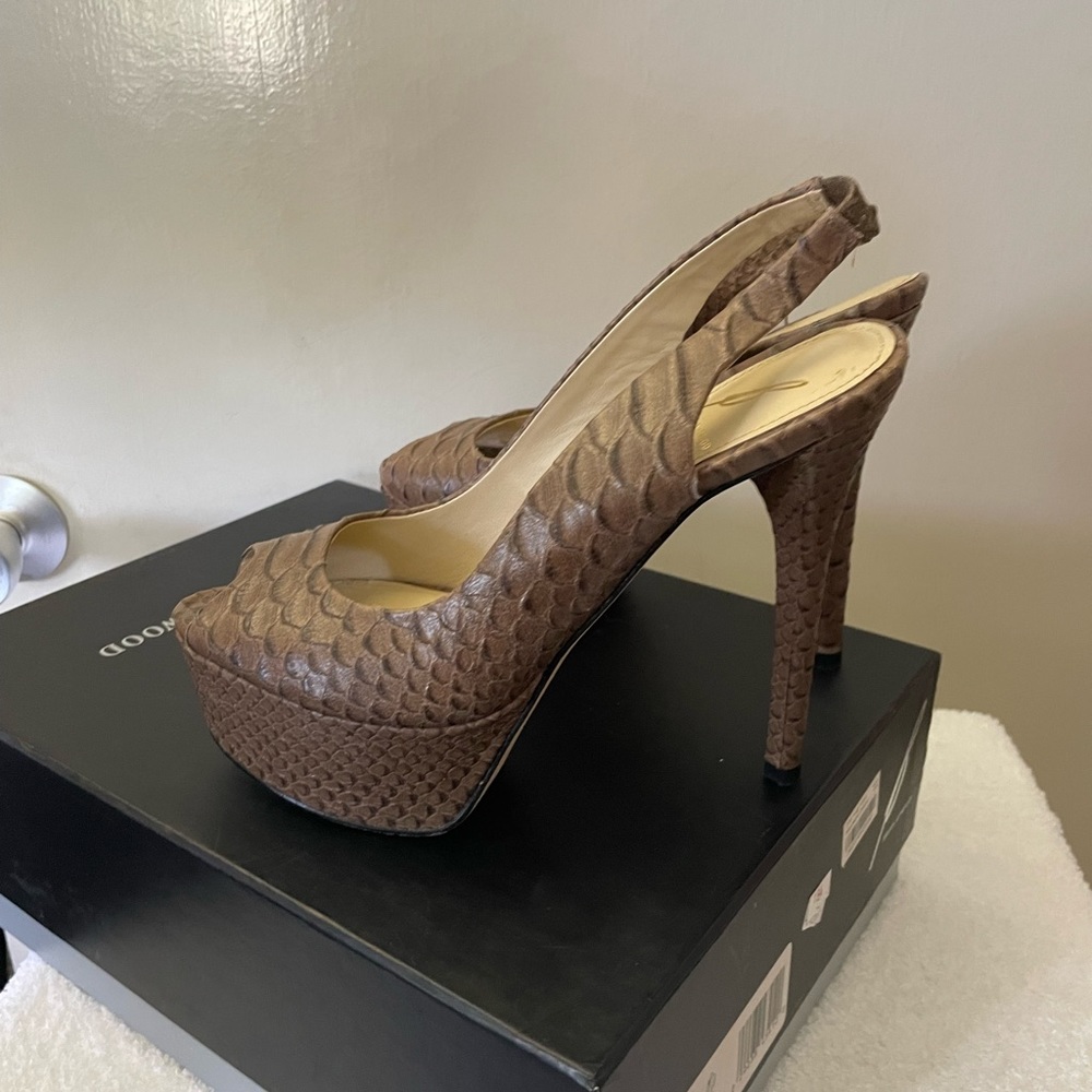 Brian Atwood Dark Natural 6 1/2 Peep toe excellent condition